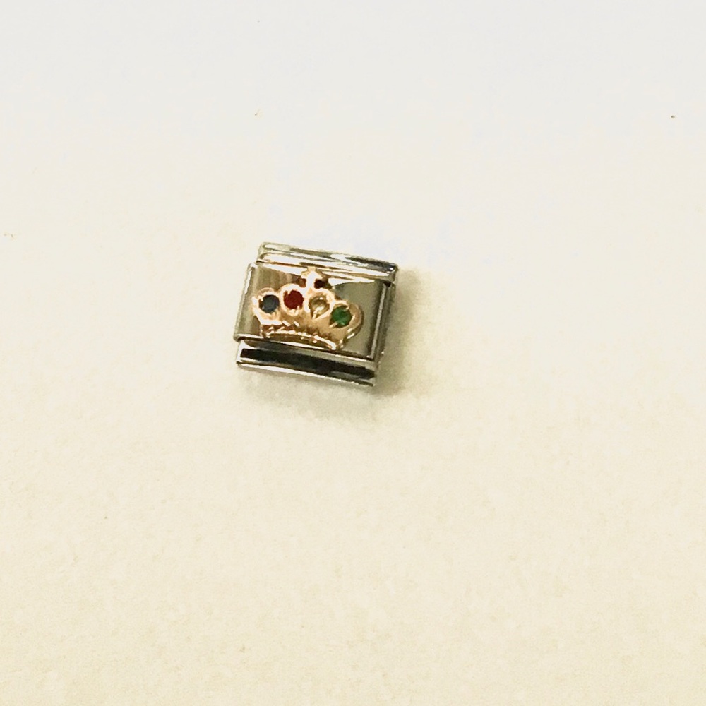 18kt Crown Tiara UD Charm